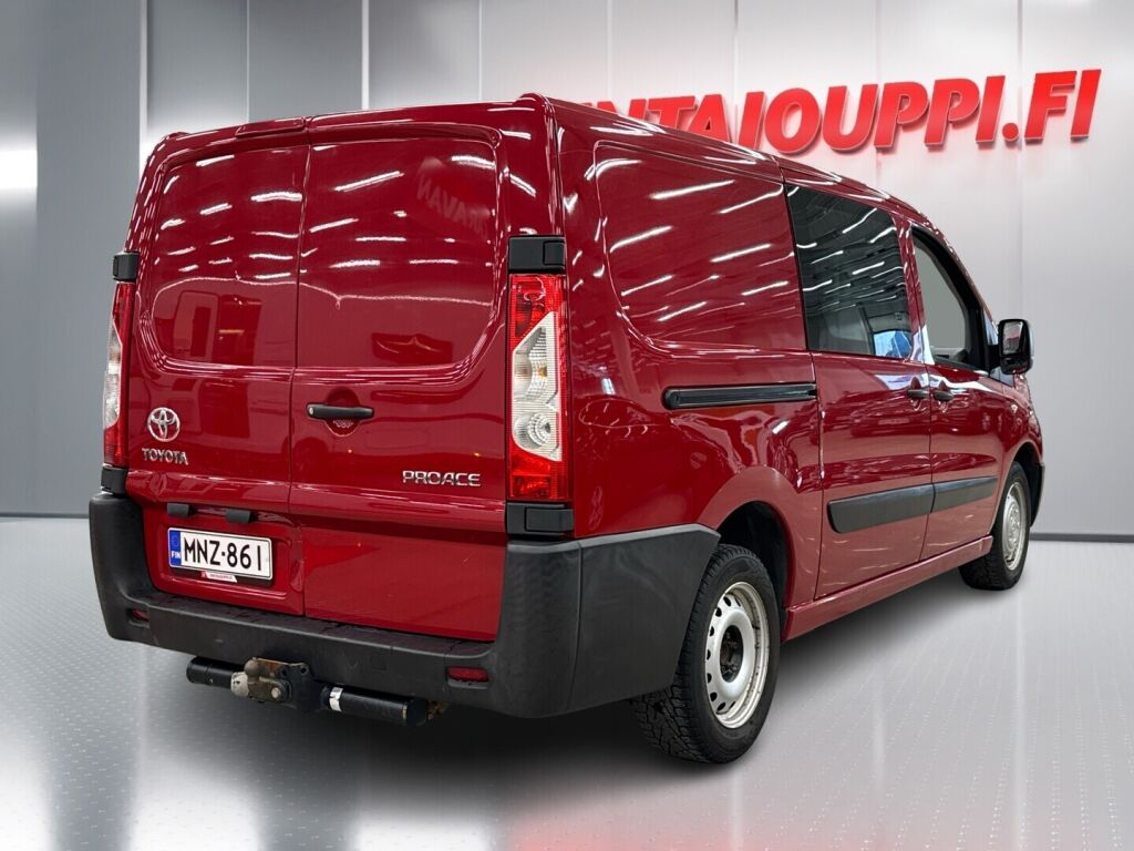 Toyota Proace 2015 Punainen