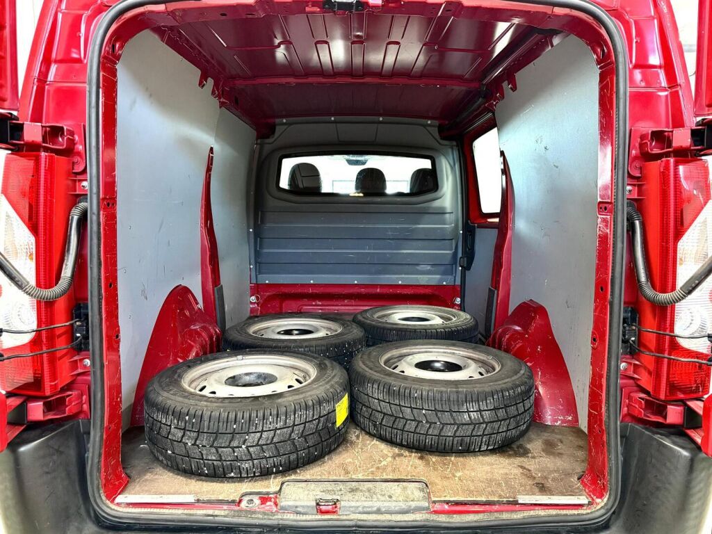 Toyota Proace 2015 Punainen