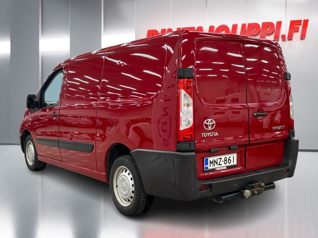 Toyota Proace 2015 Punainen