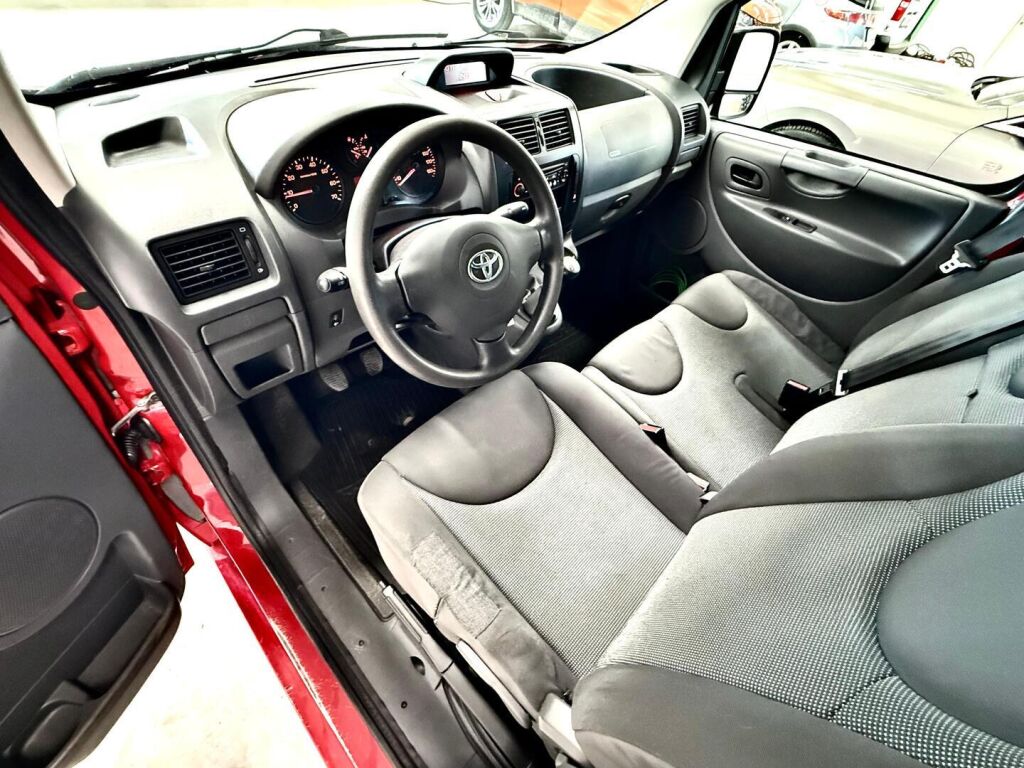 Toyota Proace 2015 Punainen