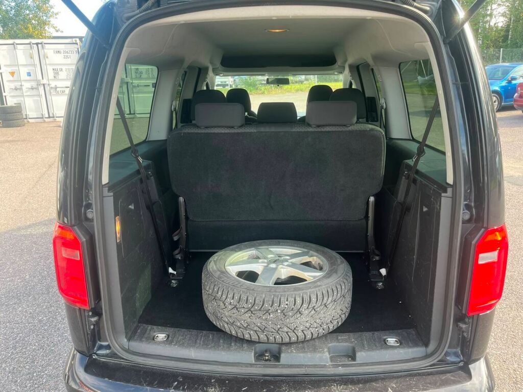 Volkswagen Caddy Maxi 2020 Musta