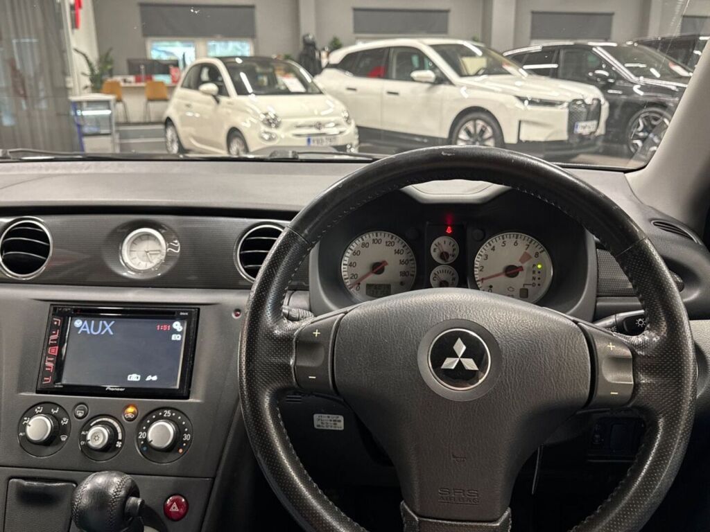 Mitsubishi Airtrek 2005 Musta