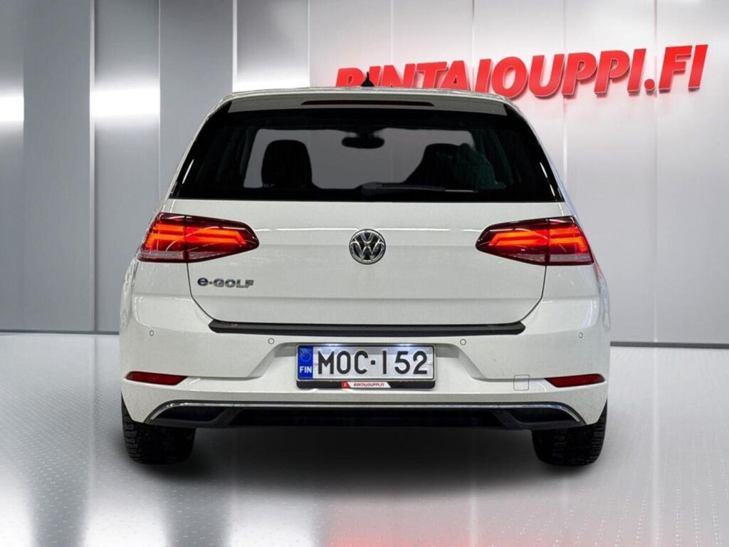 Volkswagen Golf 2018 Valkoinen