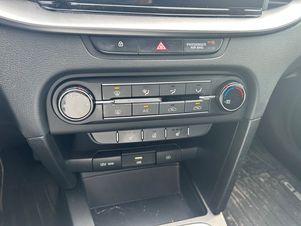 Kia Ceed 2022 Valkoinen