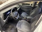 Volkswagen Golf 2023 Valkoinen