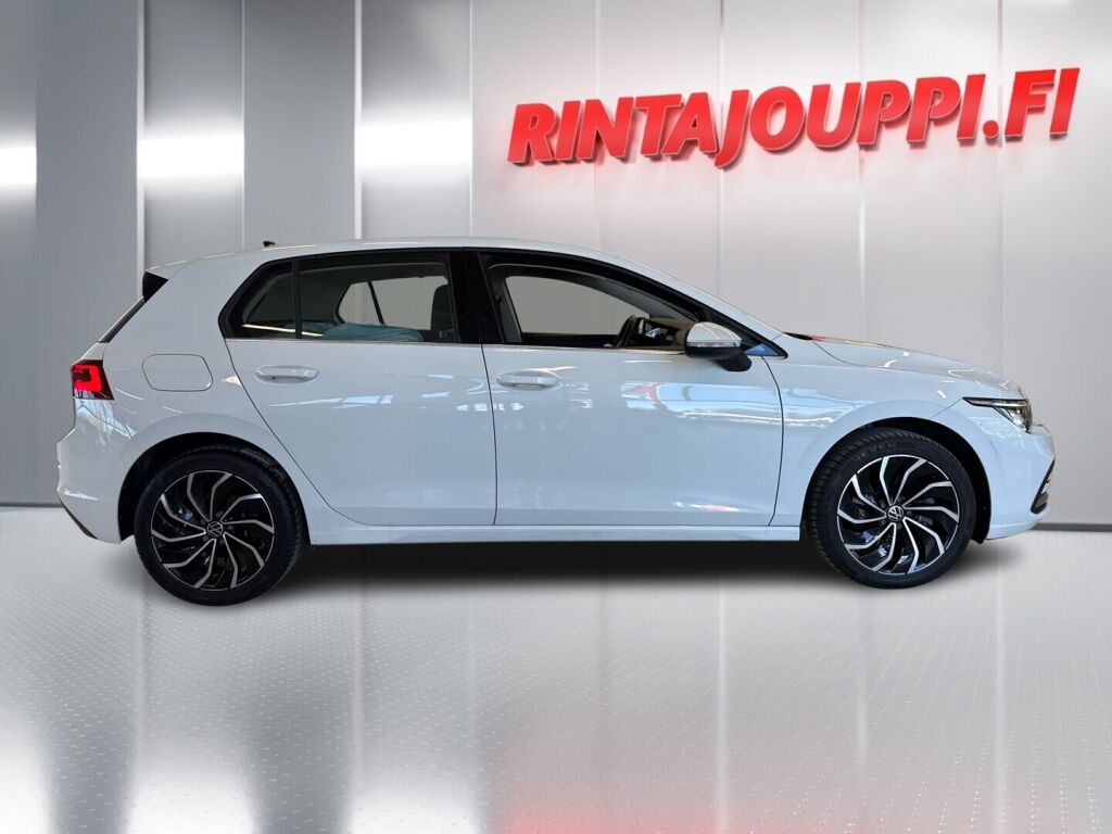 Volkswagen Golf 2023 Valkoinen