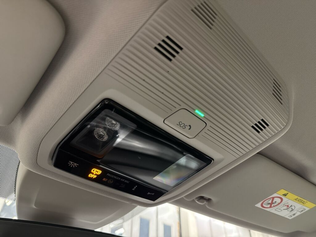 Volkswagen Golf 2023 Valkoinen