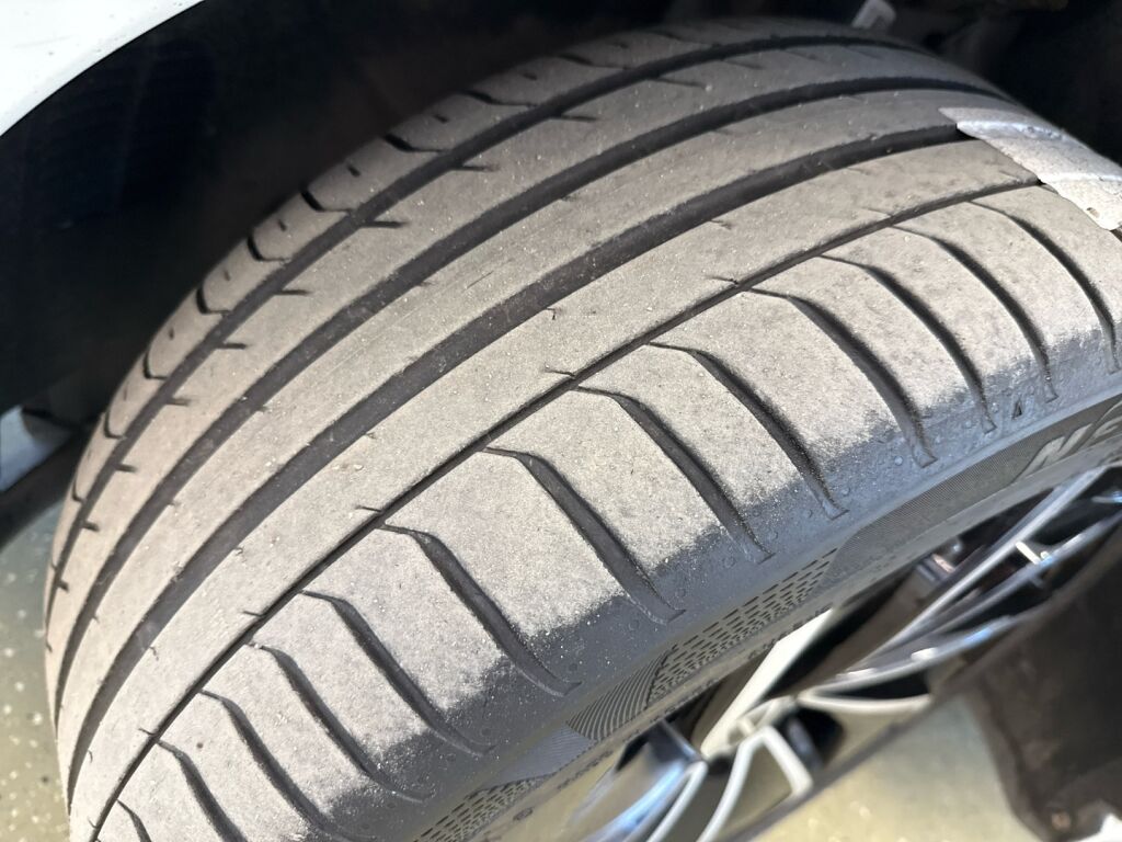 Volkswagen Golf 2023 Valkoinen