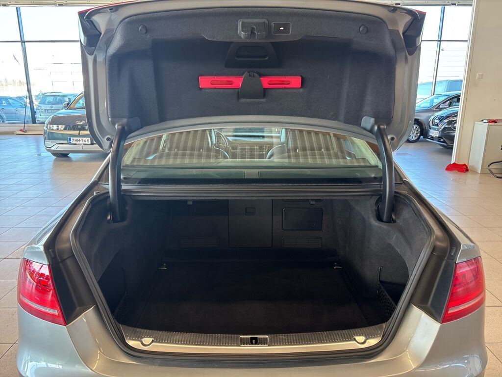 Audi A8 2010 Harmaa