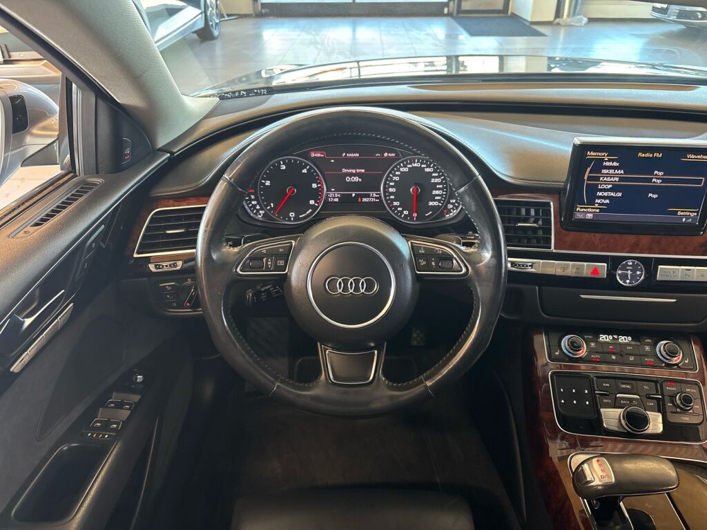 Audi A8 2010 Harmaa