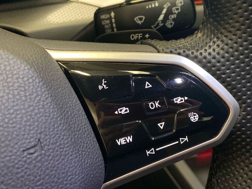 Volkswagen Golf 2022 Harmaa