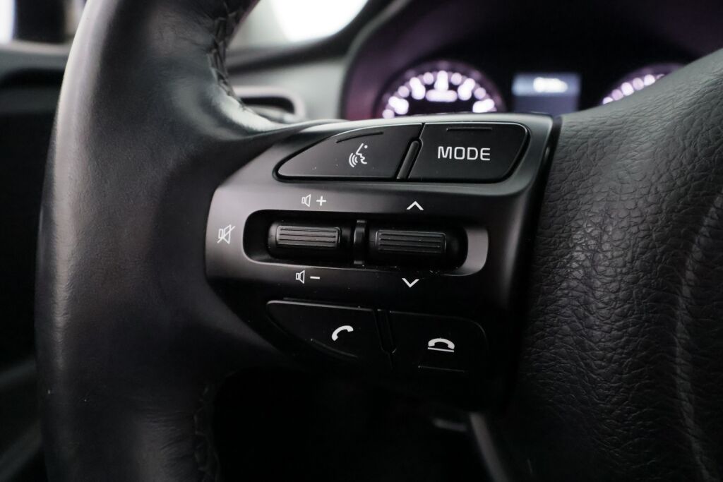 Kia Stonic 2022 Valkoinen