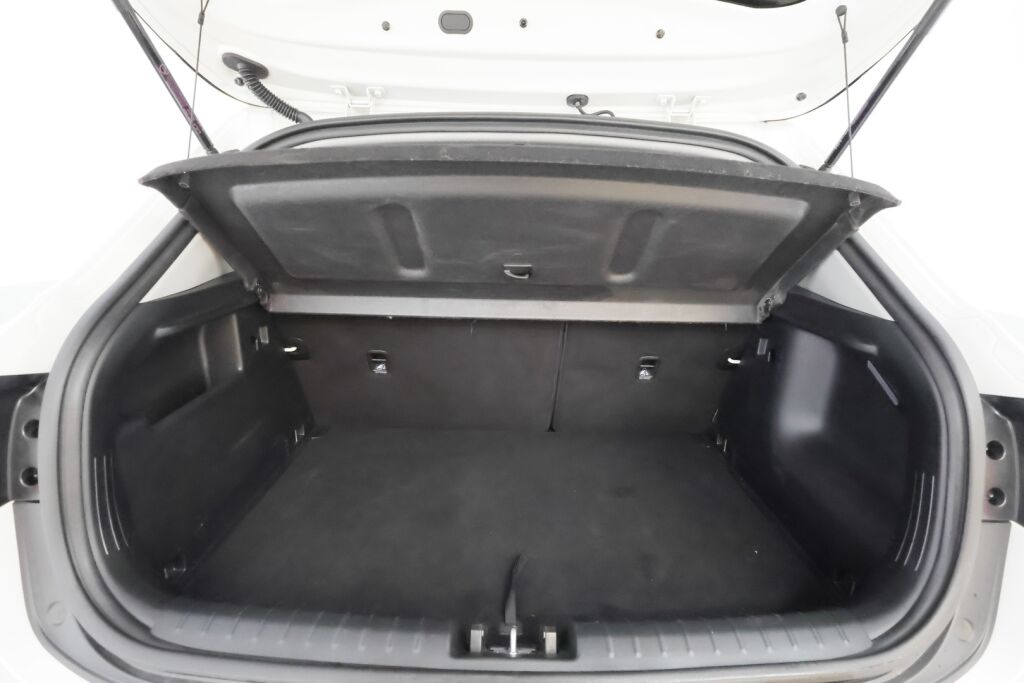 Kia Stonic 2022 Valkoinen