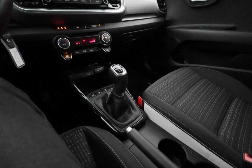 Kia Stonic 2022 Valkoinen