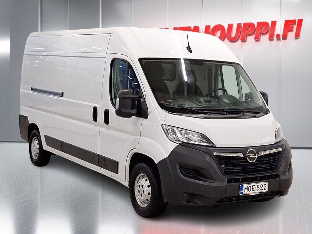 Opel Movano 2022 Musta