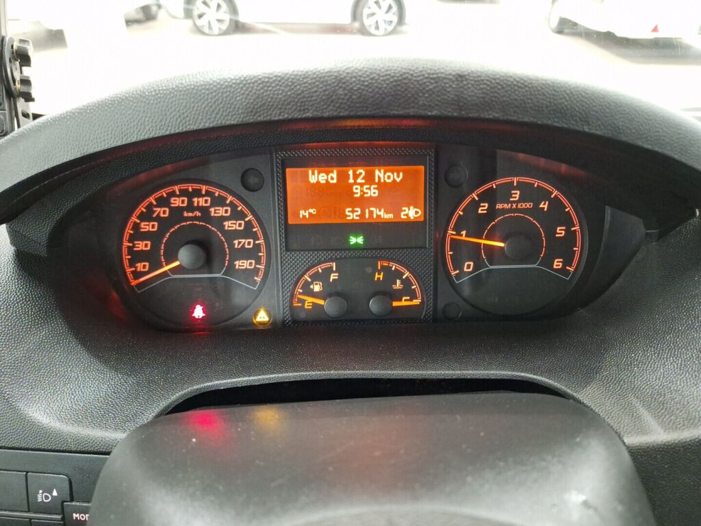 Opel Movano 2022 Musta