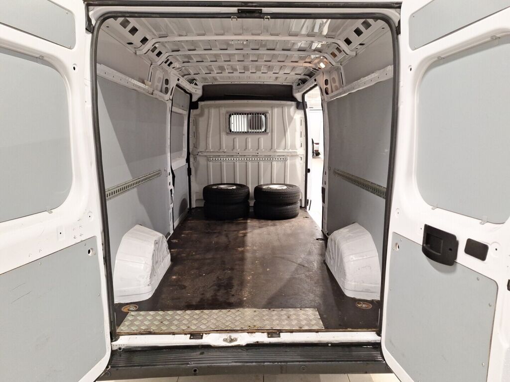 Opel Movano 2022 Musta