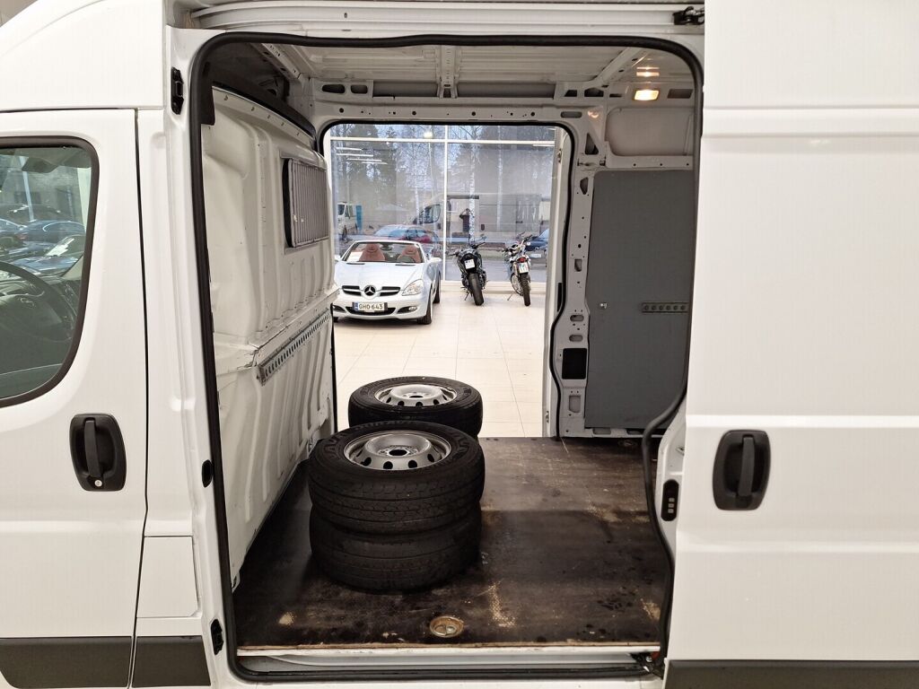 Opel Movano 2022 Musta