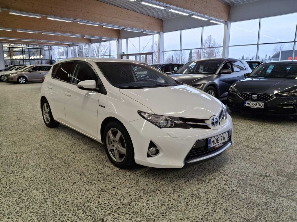 Toyota Auris 2014 Valkoinen