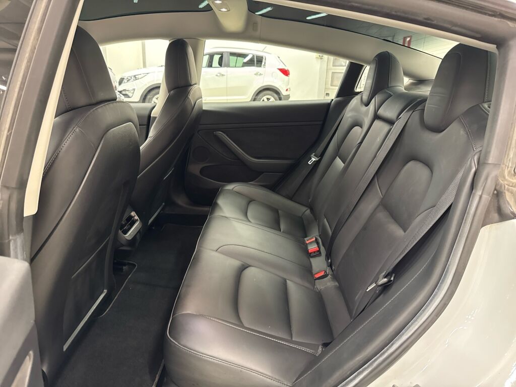 Tesla Model 3 2021 Valkoinen