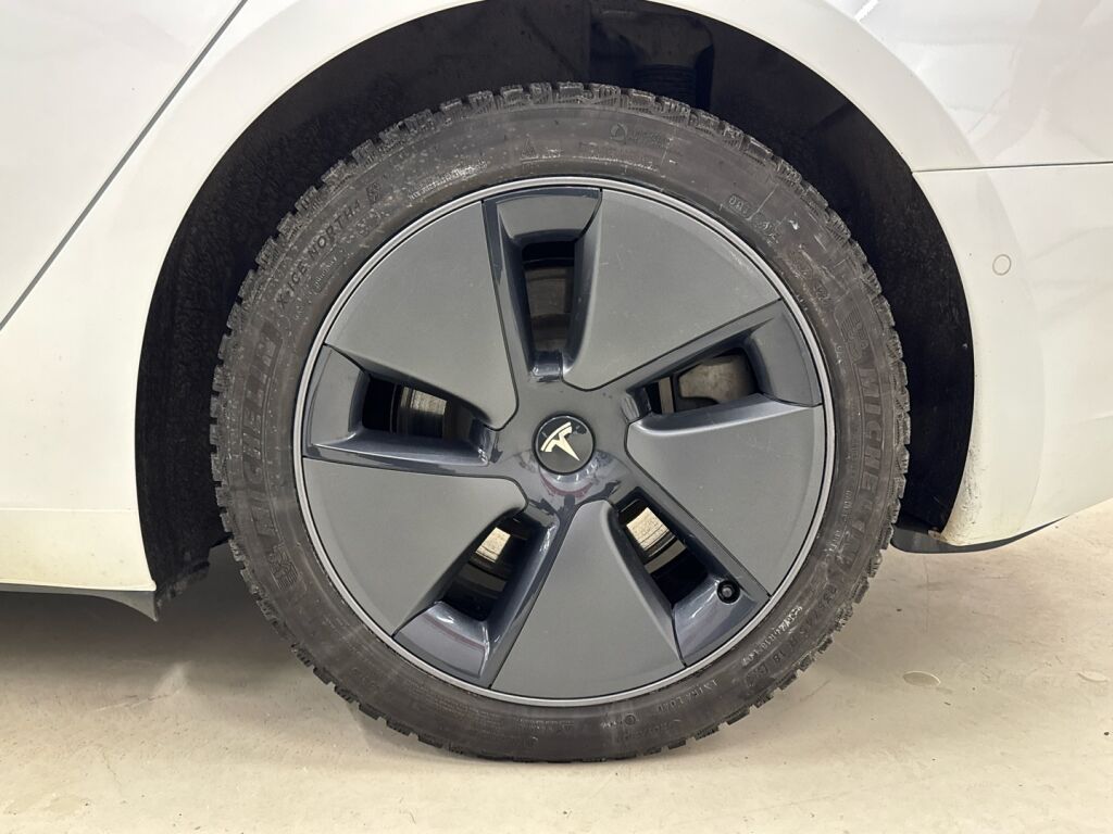 Tesla Model 3 2021 Valkoinen