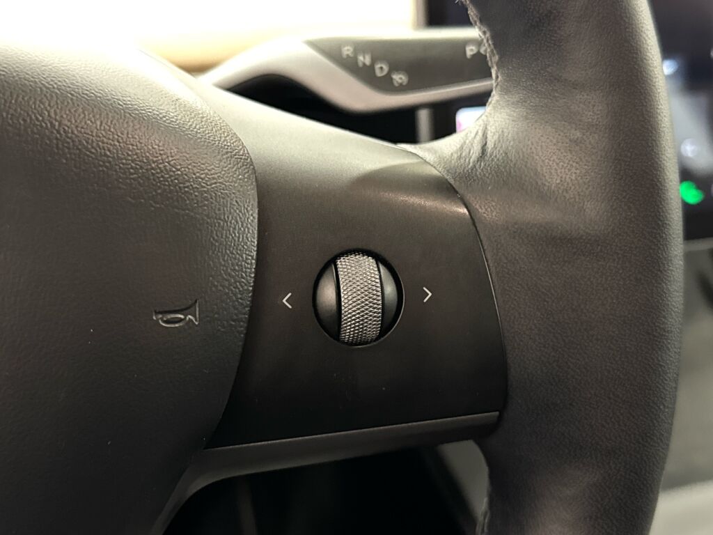 Tesla Model 3 2021 Valkoinen