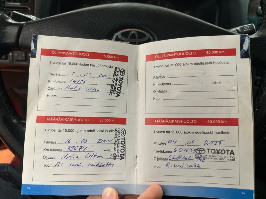 Toyota Avensis 2002 Punainen