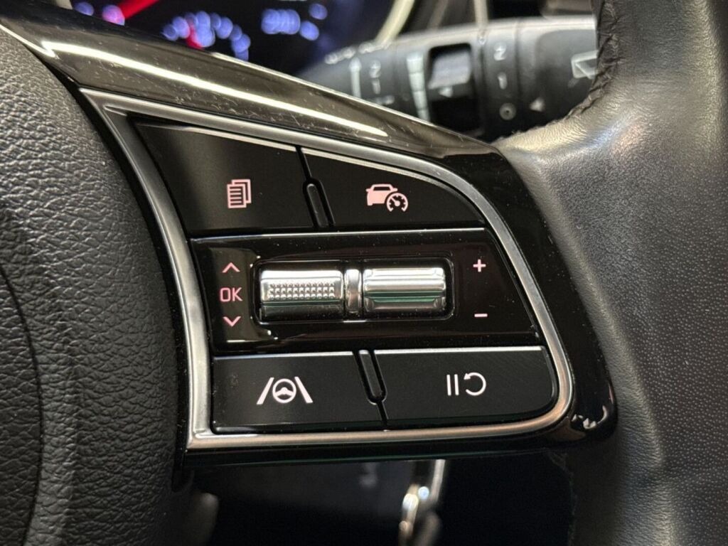 Kia Ceed 2022 Punainen