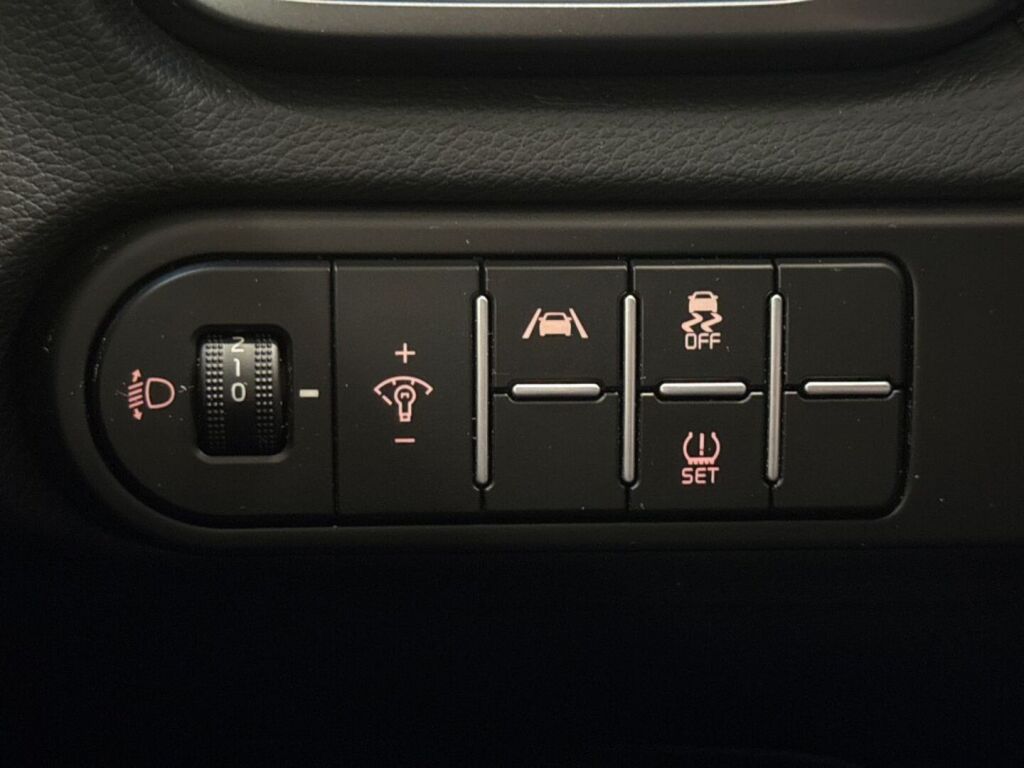Kia Ceed 2022 Punainen