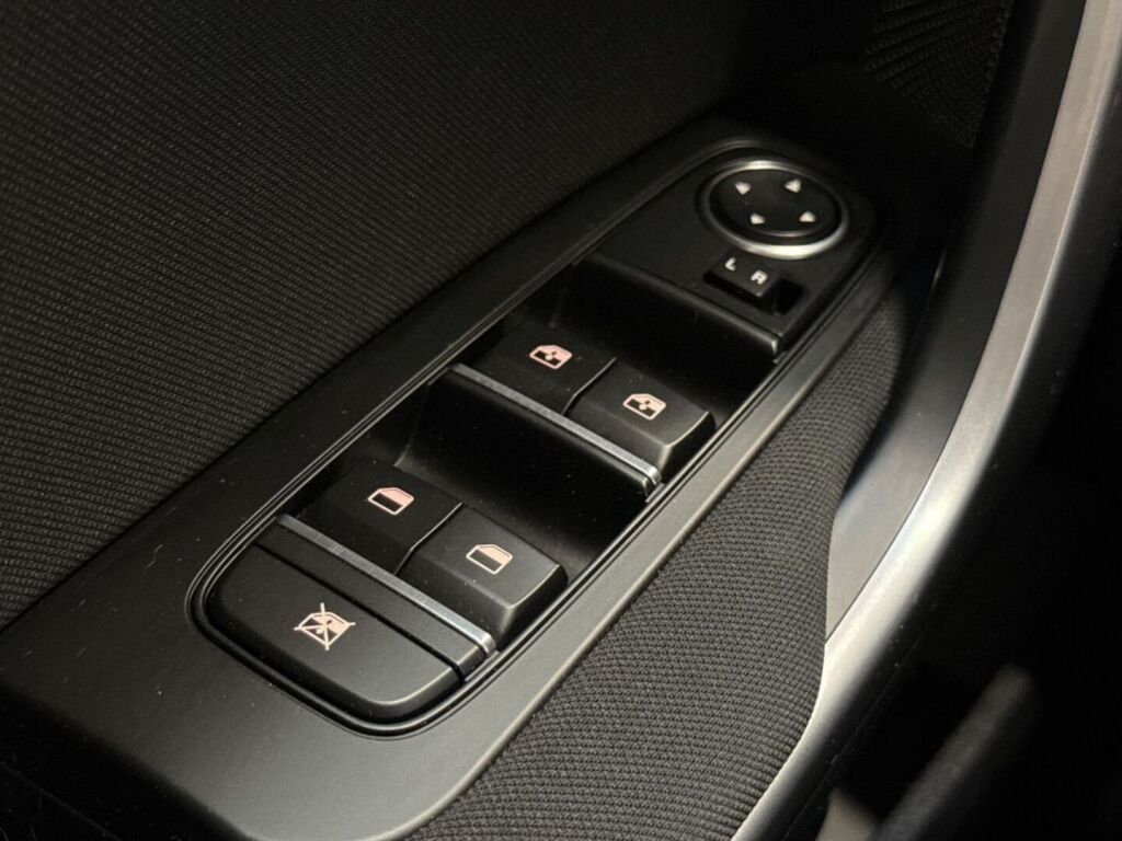 Kia Ceed 2022 Punainen