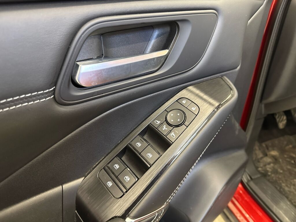 Nissan Qashqai 2022 Punainen