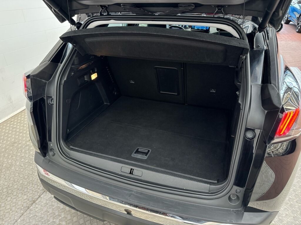 Peugeot 3008 2022 Musta