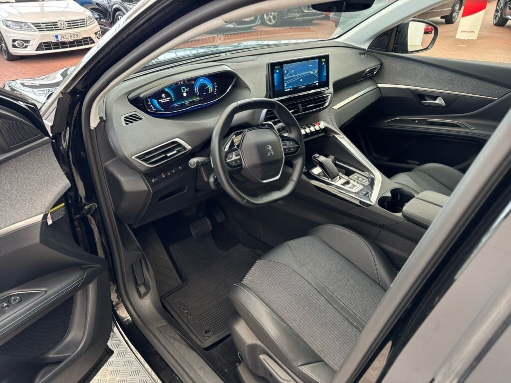 Peugeot 3008 2022 Musta