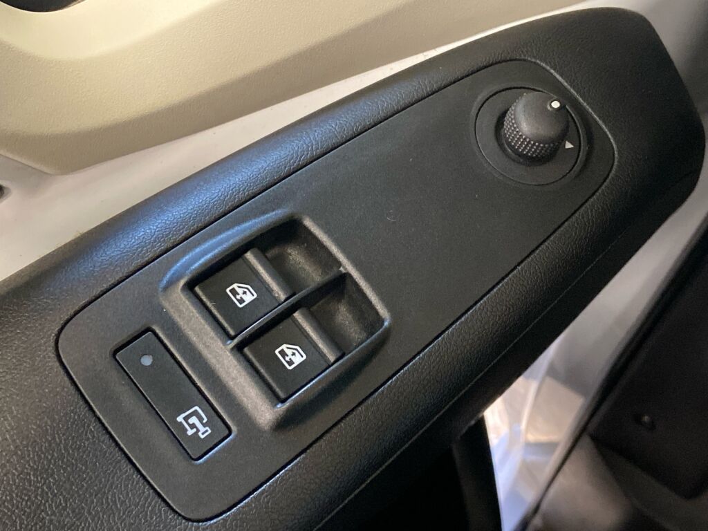 Opel Movano 2022 Musta