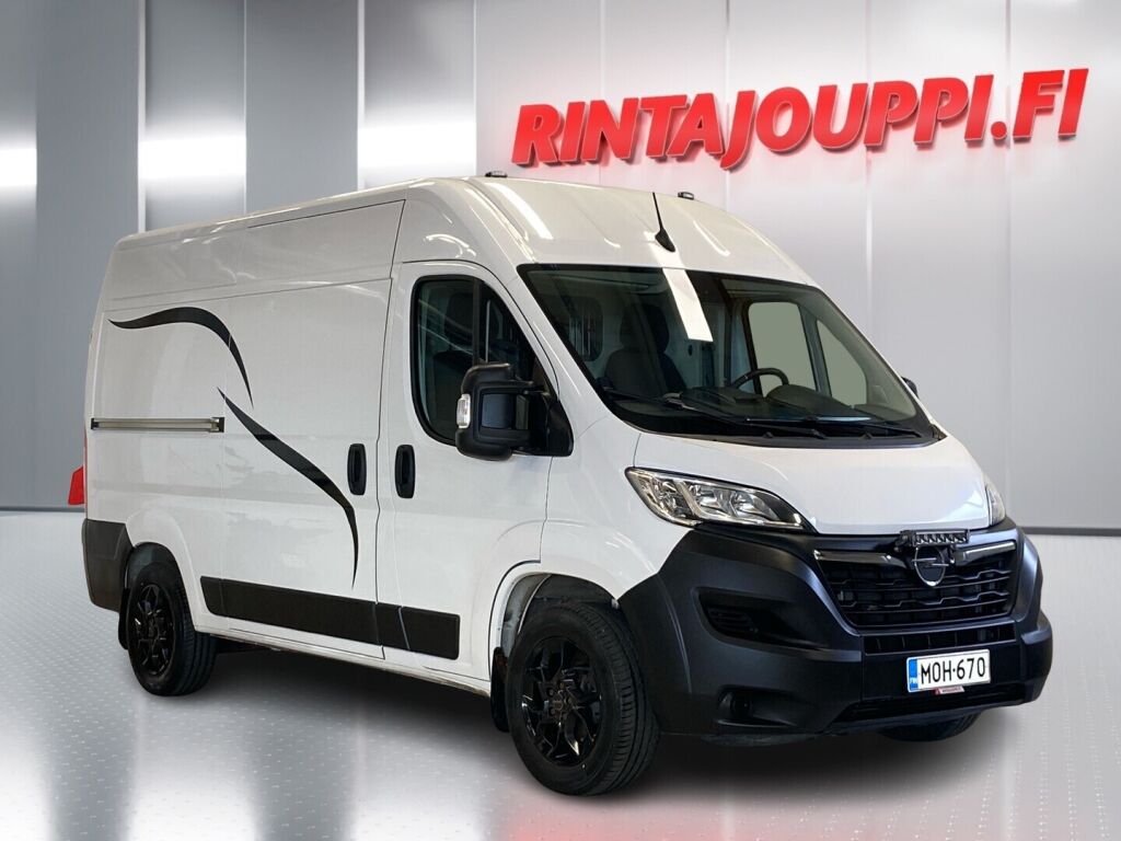 Opel Movano 2022 Musta