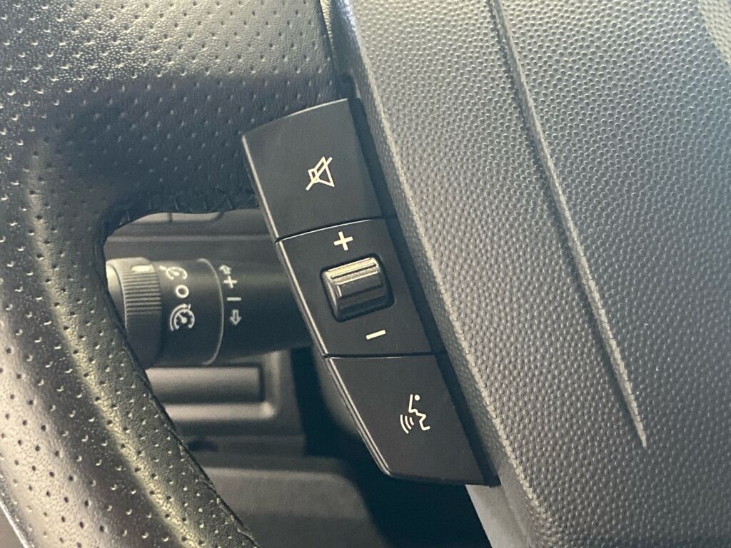 Opel Movano 2022 Musta