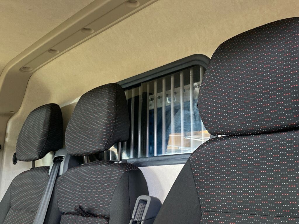 Opel Movano 2022 Musta