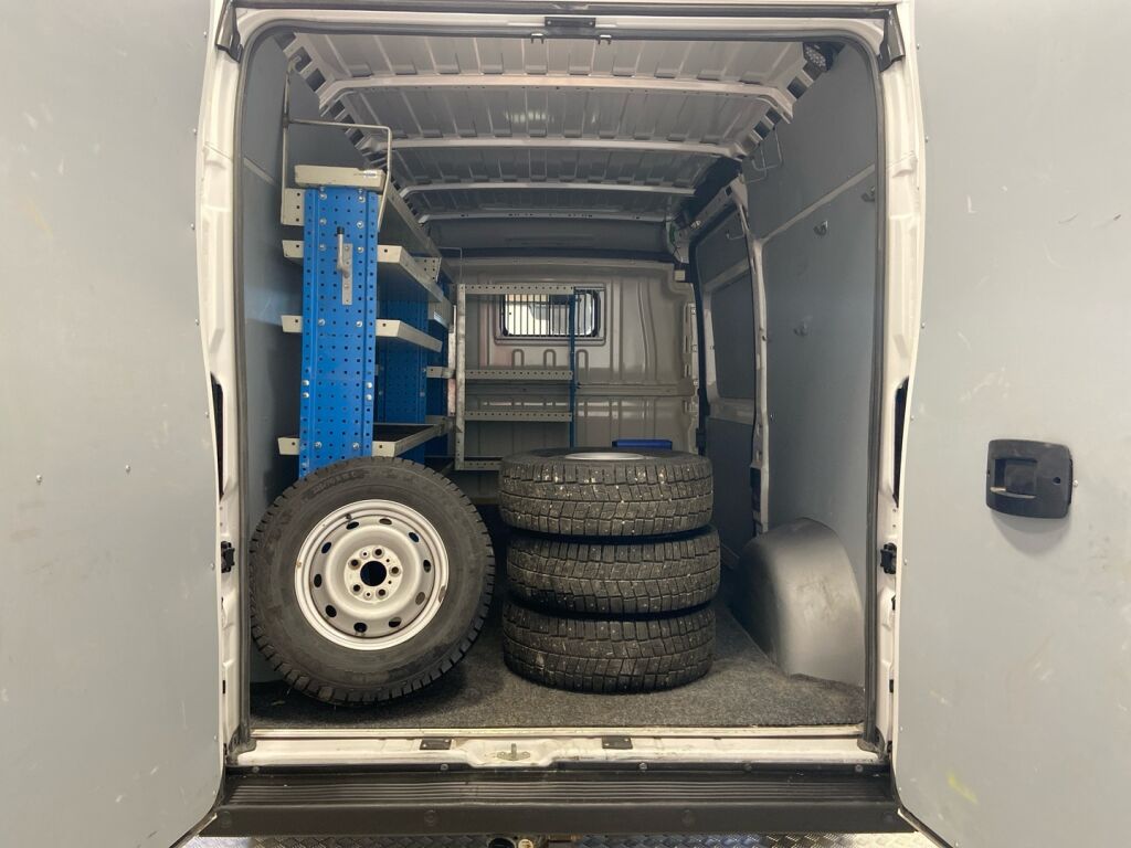 Opel Movano 2022 Musta