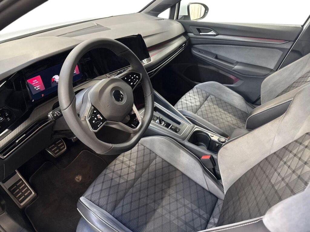 Volkswagen Golf 2022 Valkoinen