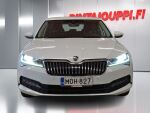 Skoda Superb 2022 Valkoinen