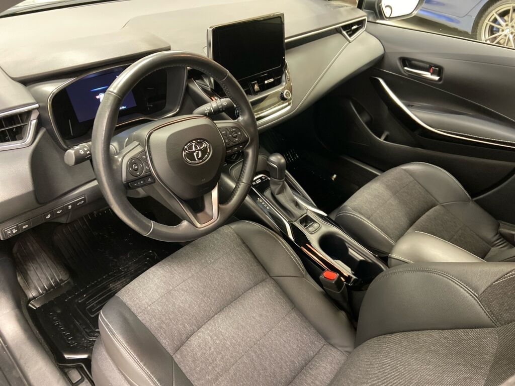 Toyota Corolla 2022 Musta