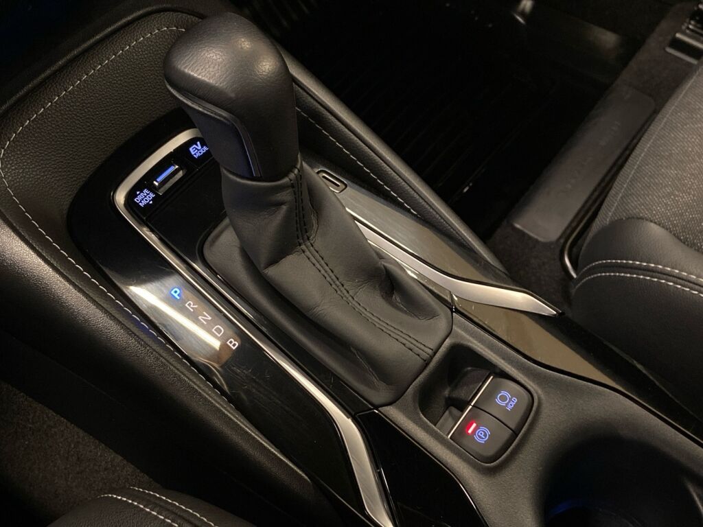 Toyota Corolla 2022 Musta