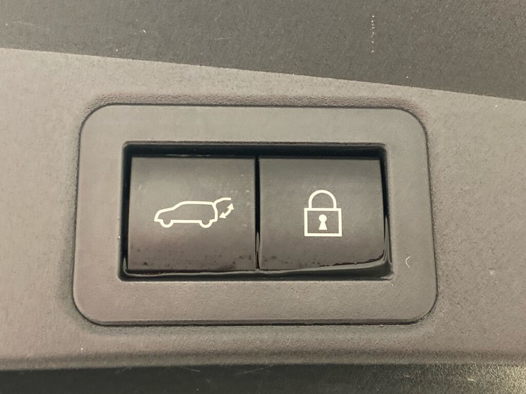 Toyota Corolla 2022 Musta