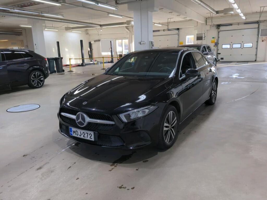 Mercedes-Benz A 2022 Musta
