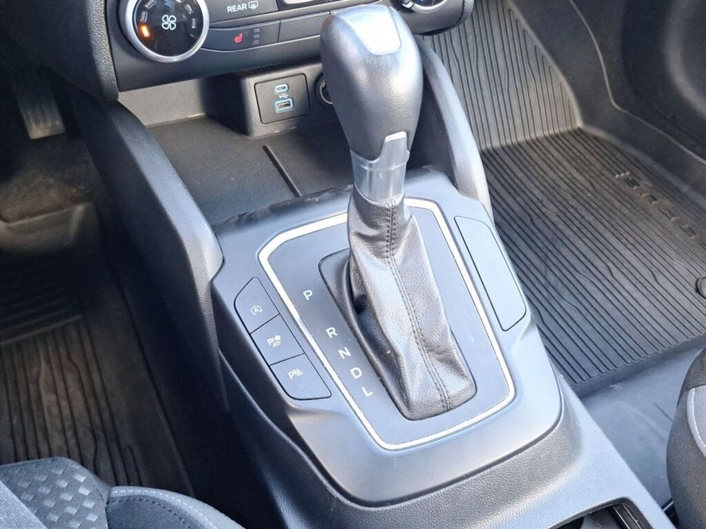 Ford Focus 2022 Punainen