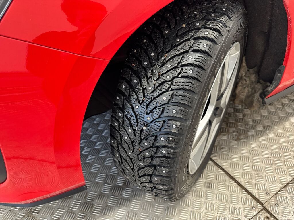 Ford Focus 2022 Punainen