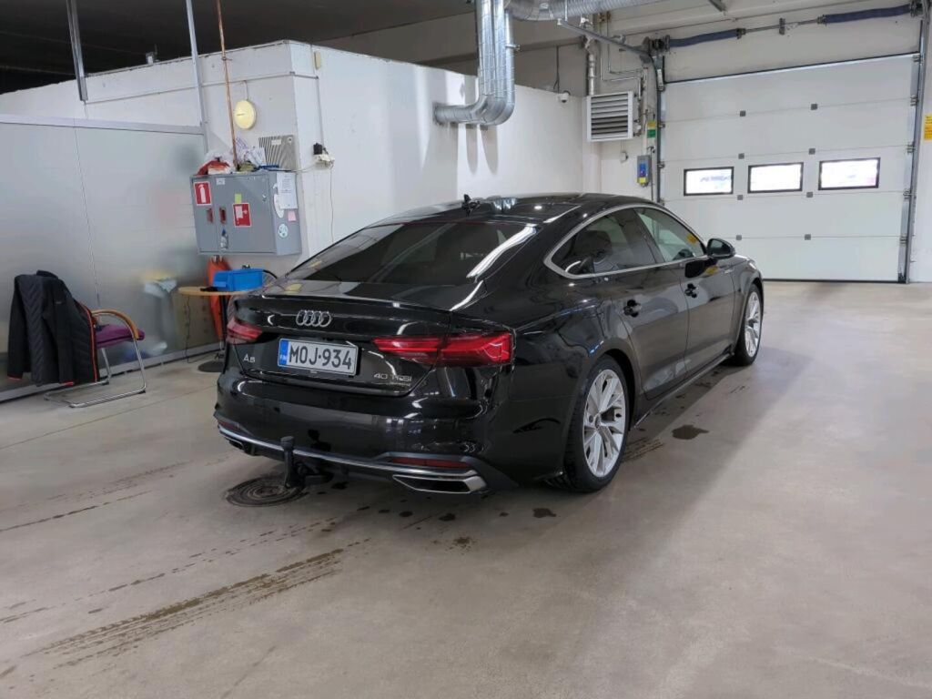 Audi A5 2022 Musta