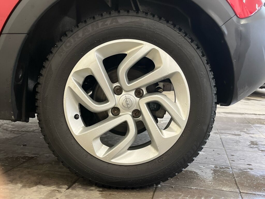 Opel Crossland 2022 Punainen