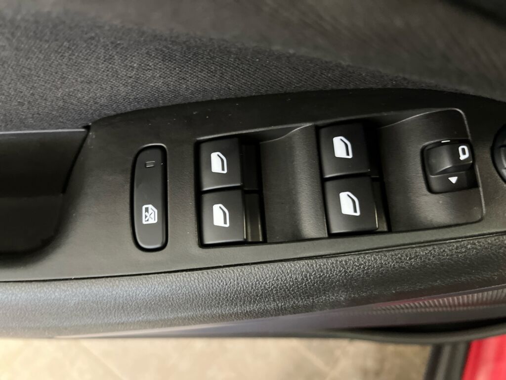 Opel Crossland 2022 Punainen