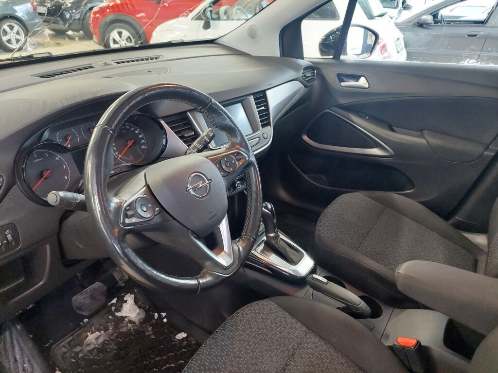 Opel Crossland 2022 Punainen